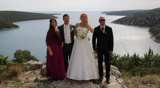 Slika s vjenčanja 19. rujna 2015. - Serđo i Vedrana s kumovima Tatjanom Kaštelan i Mauro Giorgijem (Foto Festival)