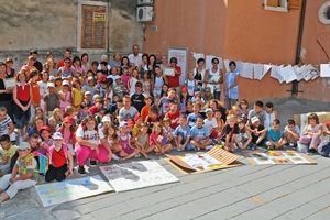 Dani grožđa u Bujama započeli dječjim ex-temporeom na Trgu Sv. Servula 