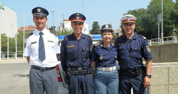 Slovenski i austrijski policajci s kolegicom iz Italije 