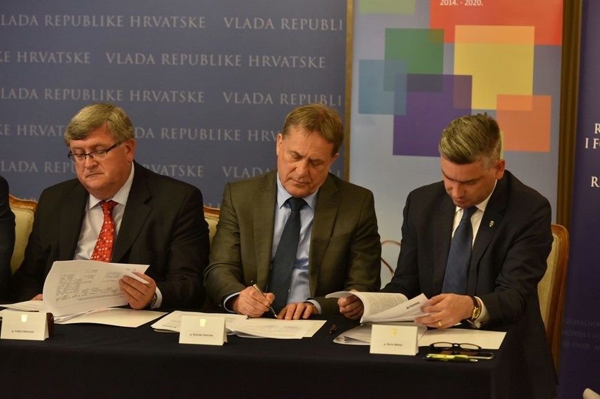 Potpisivanje sporazuma u Zagrebu: Vojko Obersnel, Božidar Kalmeta i Boris Miletić