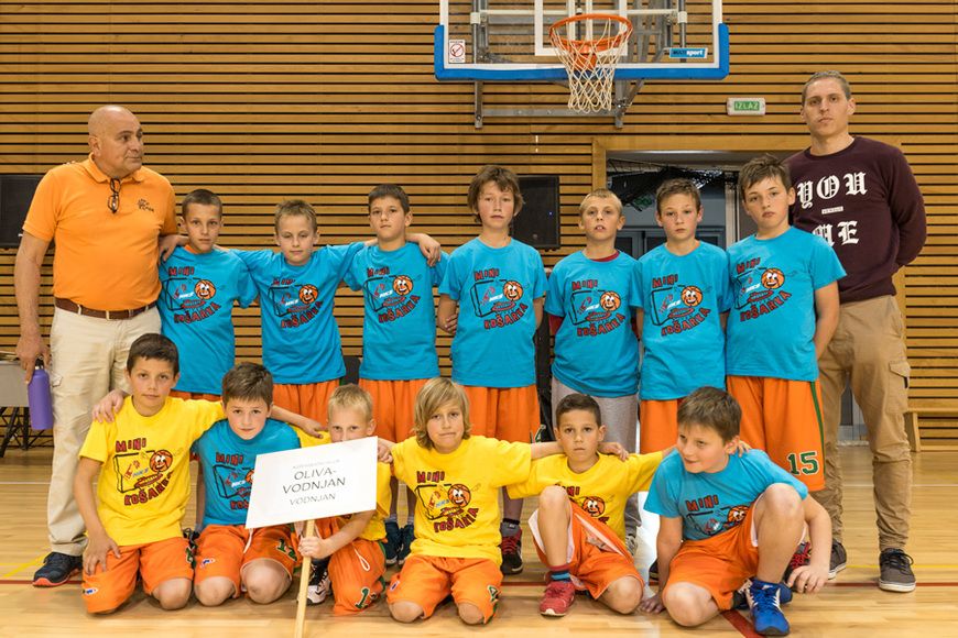 U-9 ekipa dječaka Košarkaškog kluba „Oliva“ Vodnjan postala je viceprvak Hrvatske u minibasketu