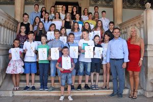  Nagrađeni učenici Umjetničke škole Poreč na prijemu kod gradonačelnika