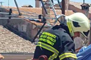 A požara nigdje: Pogledajte što rovinjski vatrogasac radi na krovu!