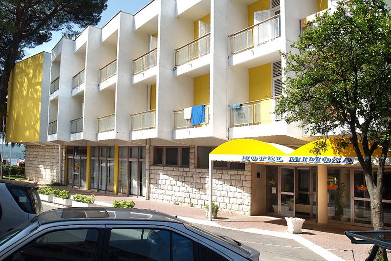 Brojeve telefona muškarac je uzeo tijekom susreta u tivatskom hotelu Mimoza