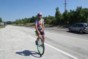 Vježbao godinu dana: Prešao Istru na monociklu na 35 °C