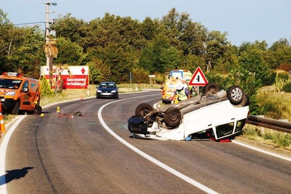 Tinjan: Punto naletio na vozilo Istarskih cesta i prevrnuo se na krov