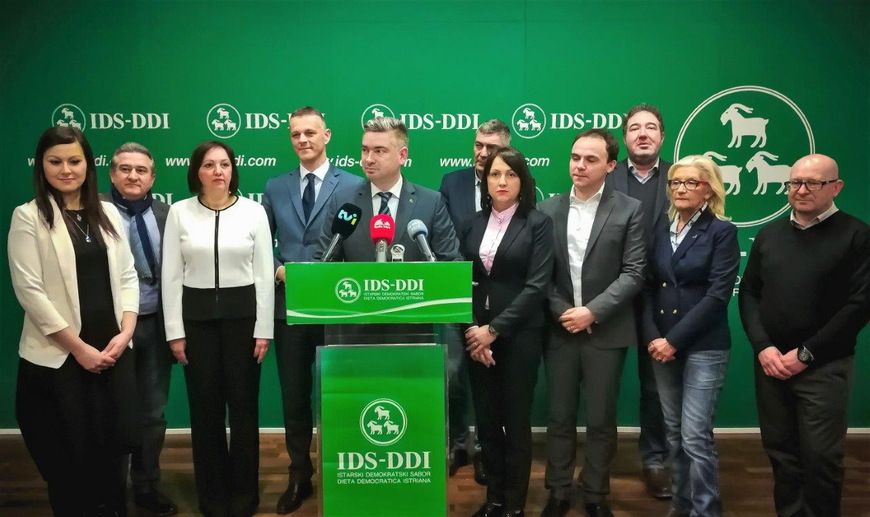 Novi saziv predsjedništva IDS-a na čelu s predsjednikom Borisom Miletićem