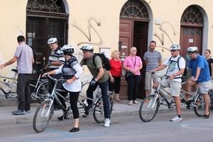 Udruga slijepih: Slijepi članovi biciklističkog kluba Tandem s vodičima volonterima sudjeluju na Parenzani