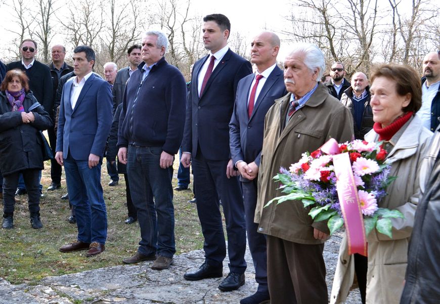 Komemorativnom skupu povodom 74. godišnjice pogibije Marije i Line nazočio je i predsjednik SDP-a Davor Bernardić