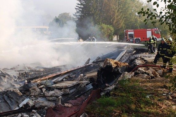 Na zgarištu u Pazinu: Skladište se pretvorilo u ruševinu, a grad se probudio u oblaku dima