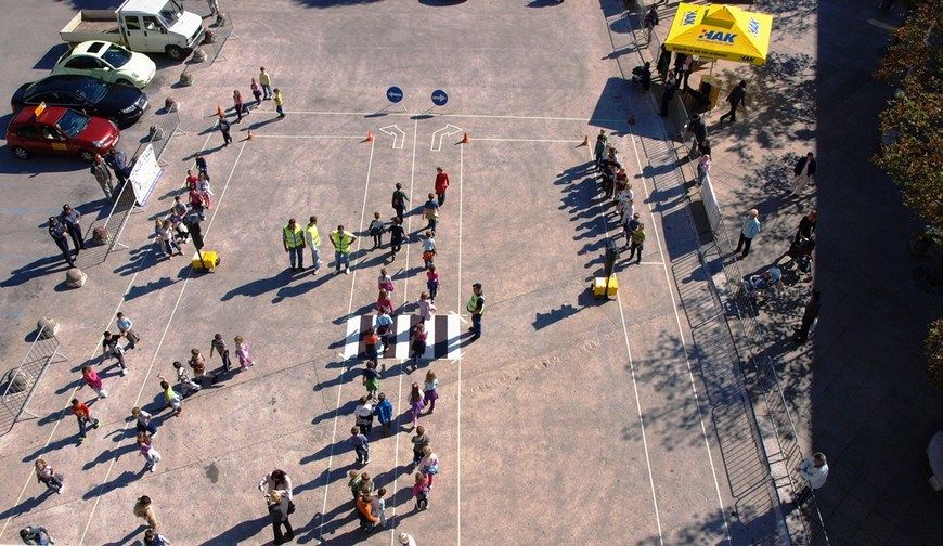 Djelatnici Autokluba Pazin izradili se prometni poligon s ulicama, zebrama i prometnim svijetlima