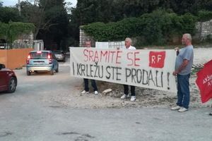  Radnička fronta Istre: Sramite se, i Krležu ste prodali!