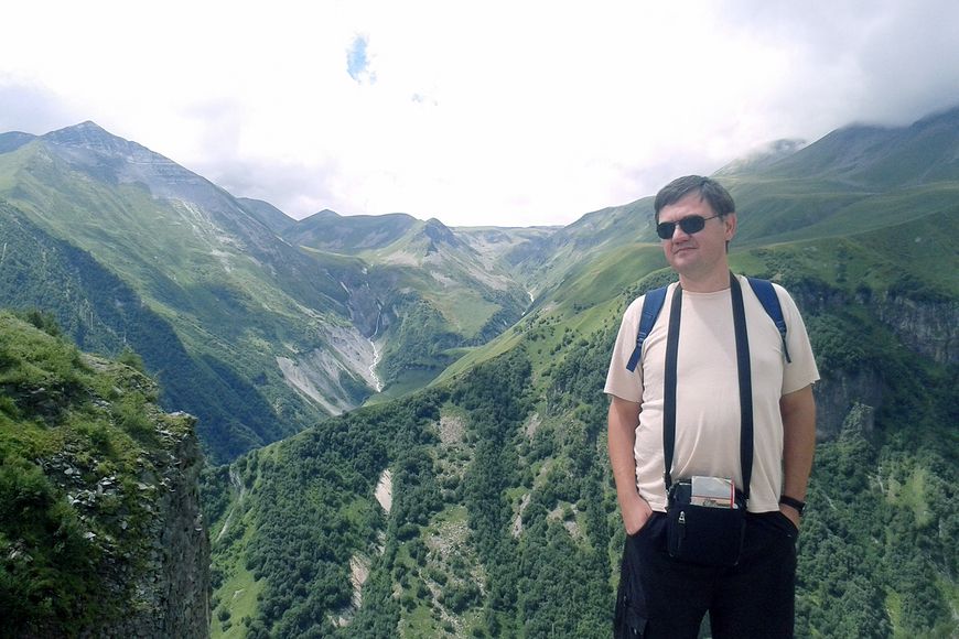 Naš novinar i urednik Kristian Stepčić Reisman na Kavkazu, nedaleko skijališta Gudauri