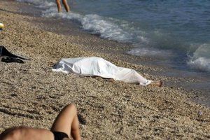 Izvukli su ga na plažu, ali uzalud: preminuo je na licu mjesta