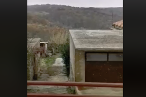 Snijeg se spušta na niže razine: Kraj Motovuna lepršale pahulje (video)
