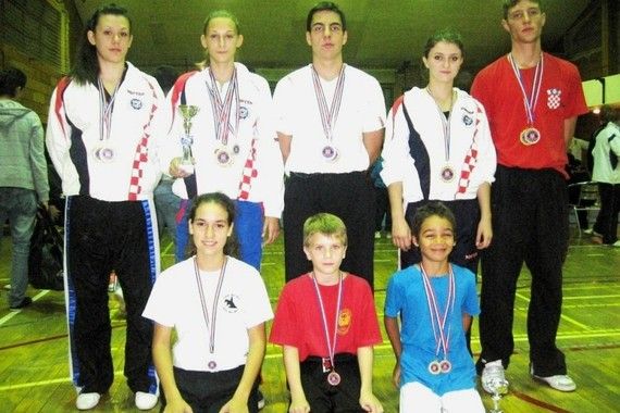 Lavovi uspješni na Otvorenom kupu u kickboxingu u Topuskom 