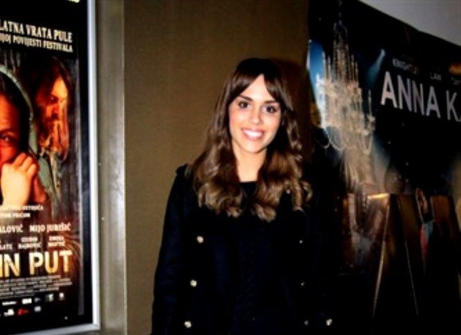 Mlada pjevačica Franka Batelić hladne večeri voli provoditi u kinu (Foto: tportal)