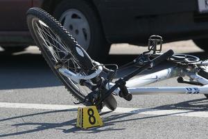 Vratima kombija udario biciklisticu (38) i teško ju ozlijedio