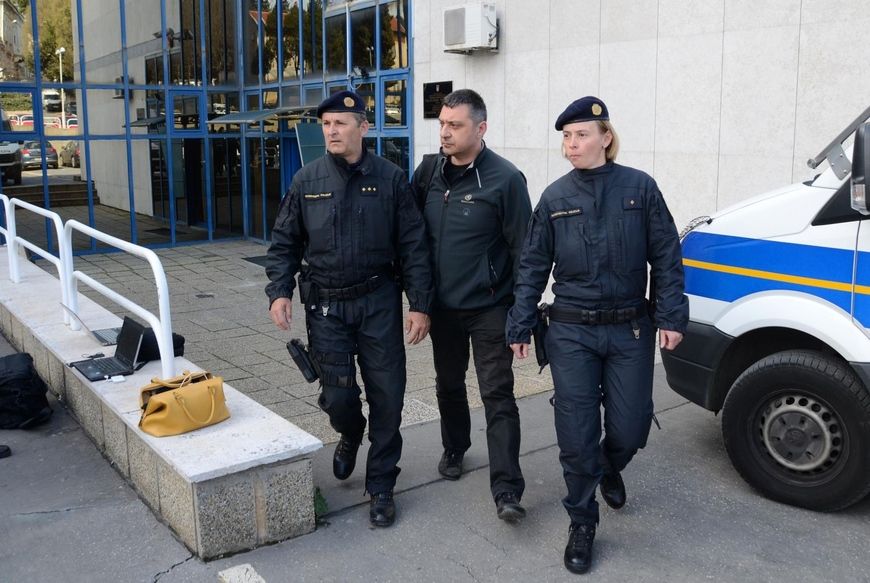 Gianni Rossanda u pratnji policije (foto: Goran Kovačić/PIXSELL)