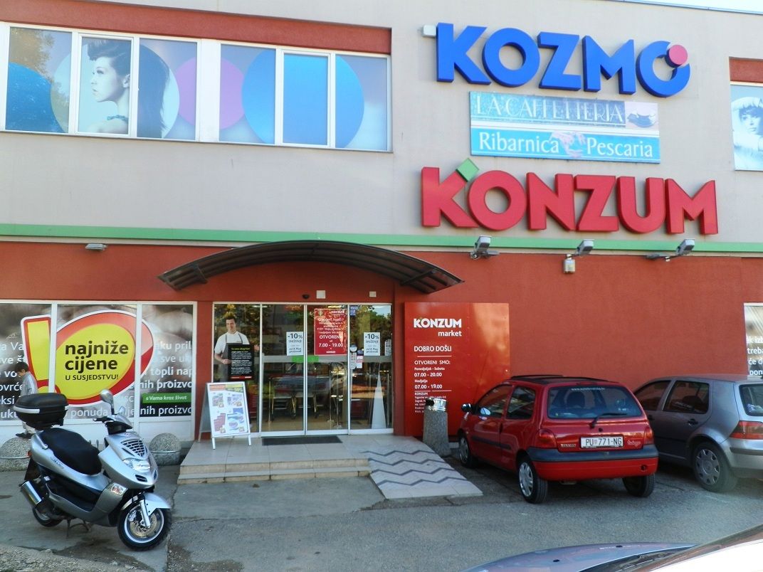 Konzum u Jeretovoj ulici u Puli