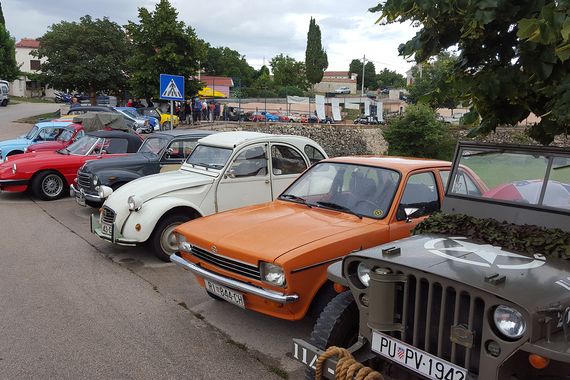 Bismarckova udovica i njemački princ na rallyju oldtimera u Buzetu