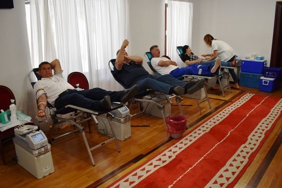 Pulski gradski čelnici dali krv i obilježili Svjetski dan darivatelja