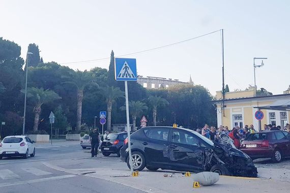 Krš i lom na rivi u Puli: Dogodila se prometna nesreća (foto)