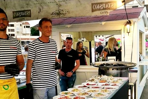 Prva ribarska fešta u Červar Portu: Riva odisala morskim delicijama