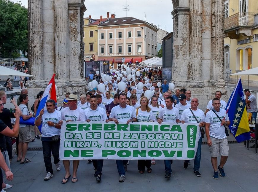 S mimohoda za Srebrenicu