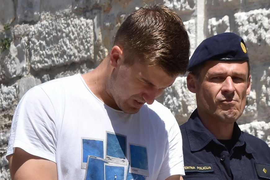 Privođenje osumnjičenog pripadnika Hrvatske vojske Roberta Bitunjca (foto: Duško Marušić/PIXSELL) 