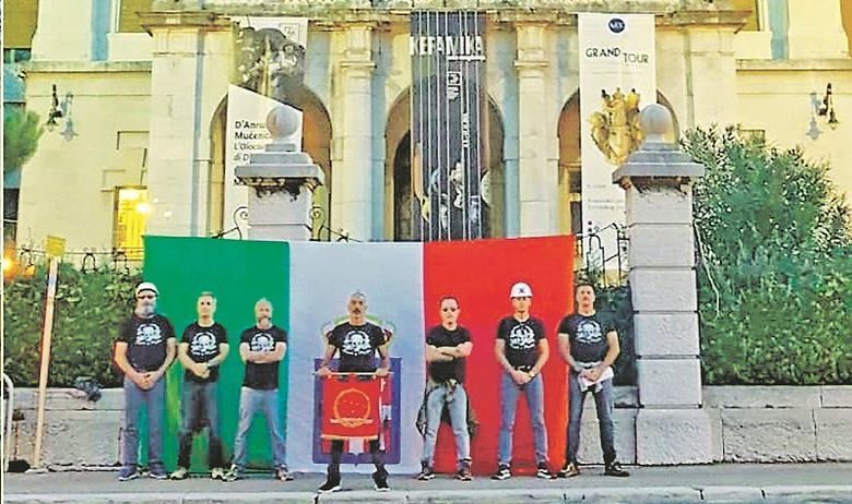 Provokacija talijanskih neofašista u Rijeci (foto: Twitter)