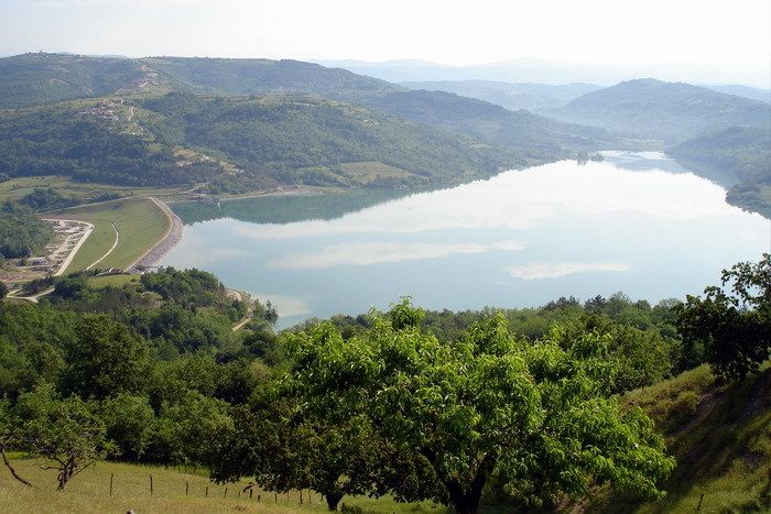 U jezeru Butoniga se utopio 74-godišnji Buzećan