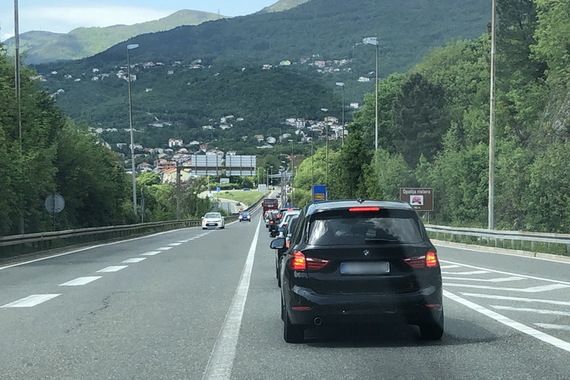 Ljepotica bi ušla u auto vozaču i gatala mu, a potom bi isparila