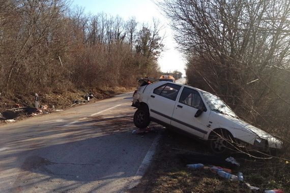 Autom sletio u granje, onda vrijeđao i napao policajce