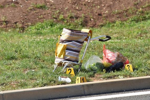 U bolnici umrla žena koju je srušio auto kod pulskog Lidla (foto)