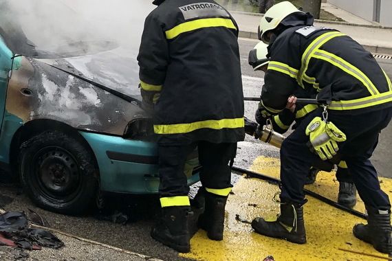 Izgorio auto na Stanciji Vergotini kraj Poreča