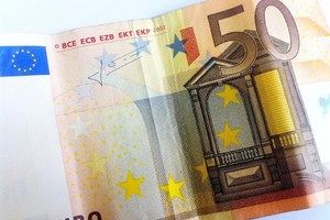 Klinci preko Facebooka nabavili lažne eure pa ih trošili u istoj trgovini 