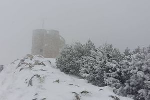 Na Učki snijeg: očekuju nas turbulentne meteorološke prilike