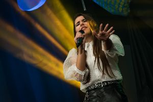 Dinela Kazalac pobjednica festivala mladih pjevačkih talenata