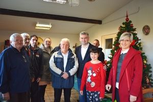 Miletić posjetio prihvatilište: beskućnicima donio tortu i darove