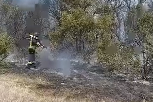 Pogledajte kako baljanski vatrogasci gase požar (video)