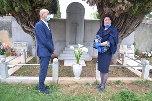 Gradonačelnik Umaga položio cvijeće na grob Ante Babića