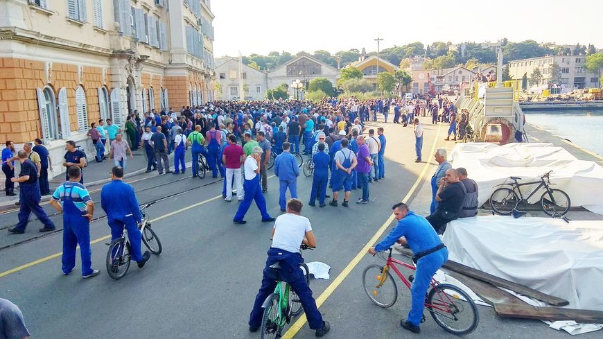 Radnici u krugu brodogradilišta uoči štrajka