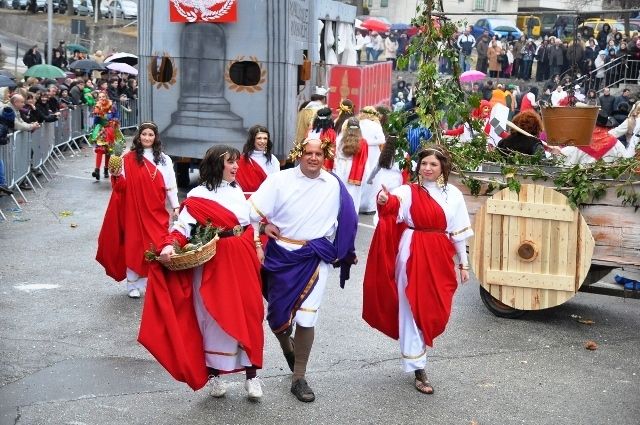 Sve započinje 26. siječnja podizanjem pusta i primopredajom vlasti maškarama