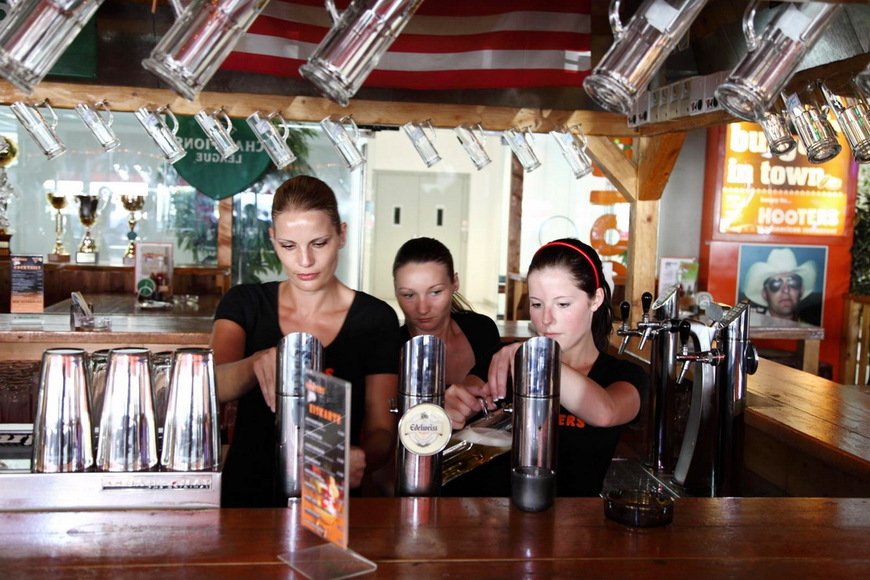 Pivnica u Grazu: možda je ipak bolje da Austrijanci ostanu doma? (foto: Tomislav Miličević/Večernji list)