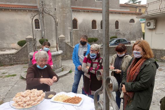 Gospođa Melija iz Žminja pripremila je Kristove krune