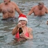 Puljani u hladnom moru nazdravili za zdraviju novu (foto)