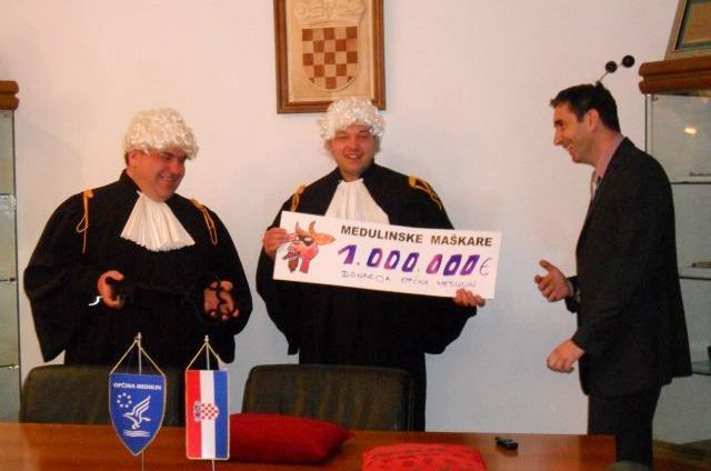 Predaja ključa općine i donacija Medulinskim maškarama