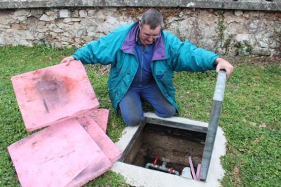 Zbog slabog pritiska vode susjedi se moraju dogovarati kada će se tko kupati  