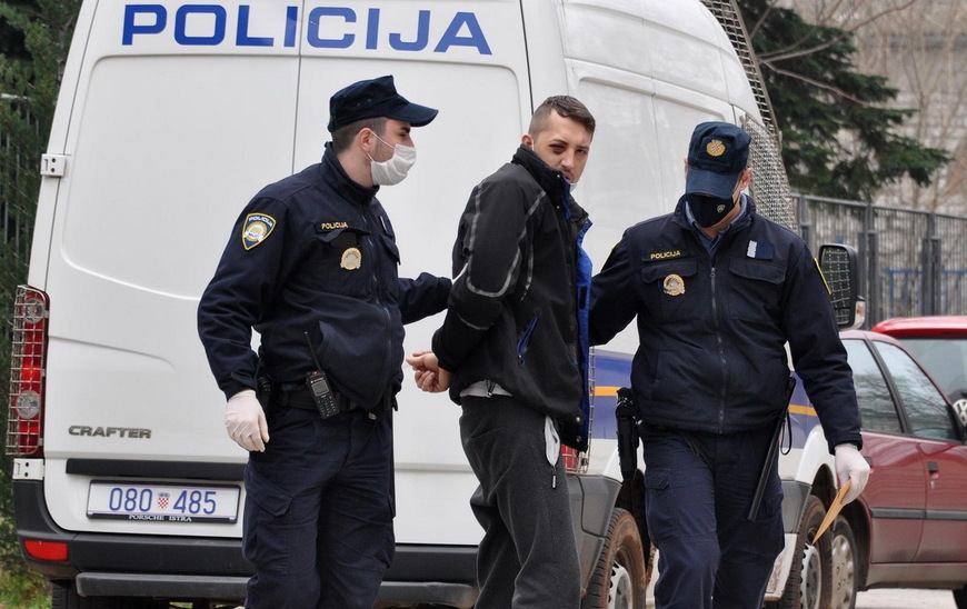 Uhićenje nasilnika (foto: Saša Miljević / PIXSELL)